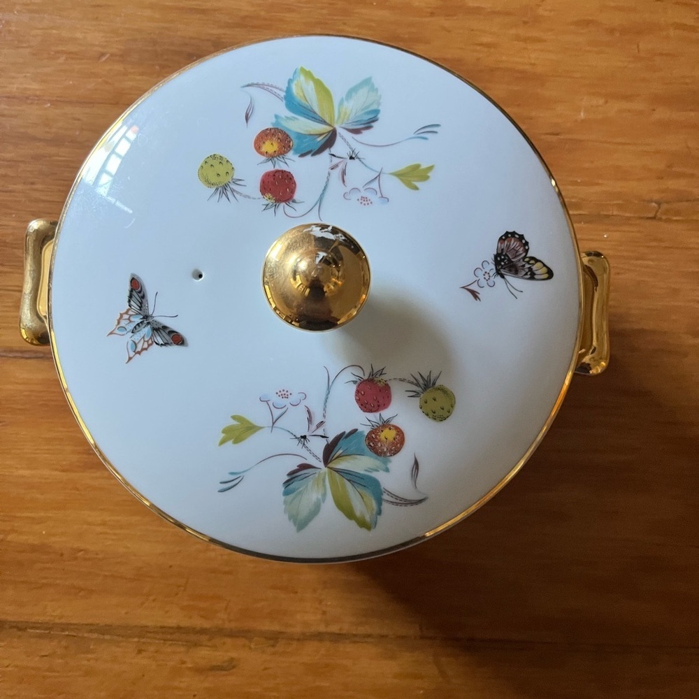 Royal Worcester "Strawberry Fair" Fine Porcelain Oven to Table Casserole Dish